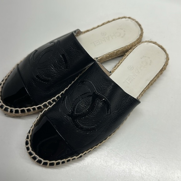 Chanel CC Espadrilles Mules Patent Cap Toe Logo Flat Sandals Shoes Black Size 37 - Picture 5 of 9